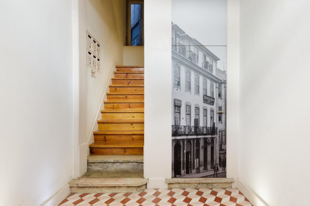 Update Urban Chic Flat In 19Th Century Building 2 Bedrooms & 2 Bathrooms & Ac Central Alfama District Lisbon Bagian luar foto