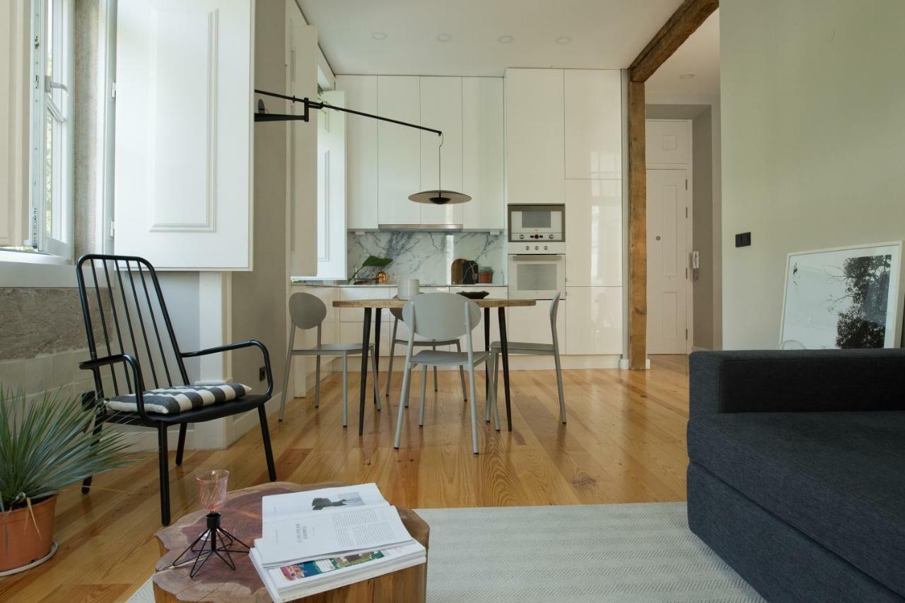 Update Urban Chic Flat In 19Th Century Building 2 Bedrooms & 2 Bathrooms & Ac Central Alfama District Lisbon Bagian luar foto